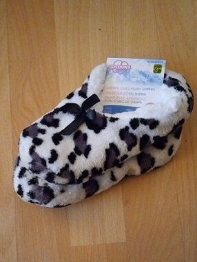 $1⃣▶>>>Cocoon Kids Sherpa-Lined Leopard Print Slippers - White/Black